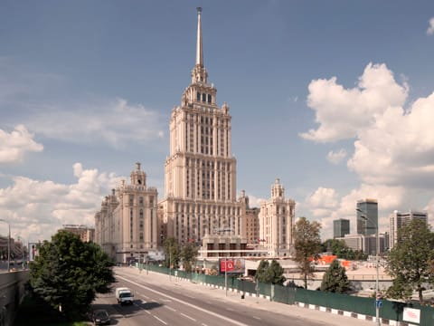 Finalists Announced for Moscow’s Ukraina Hotel Entryway Competition